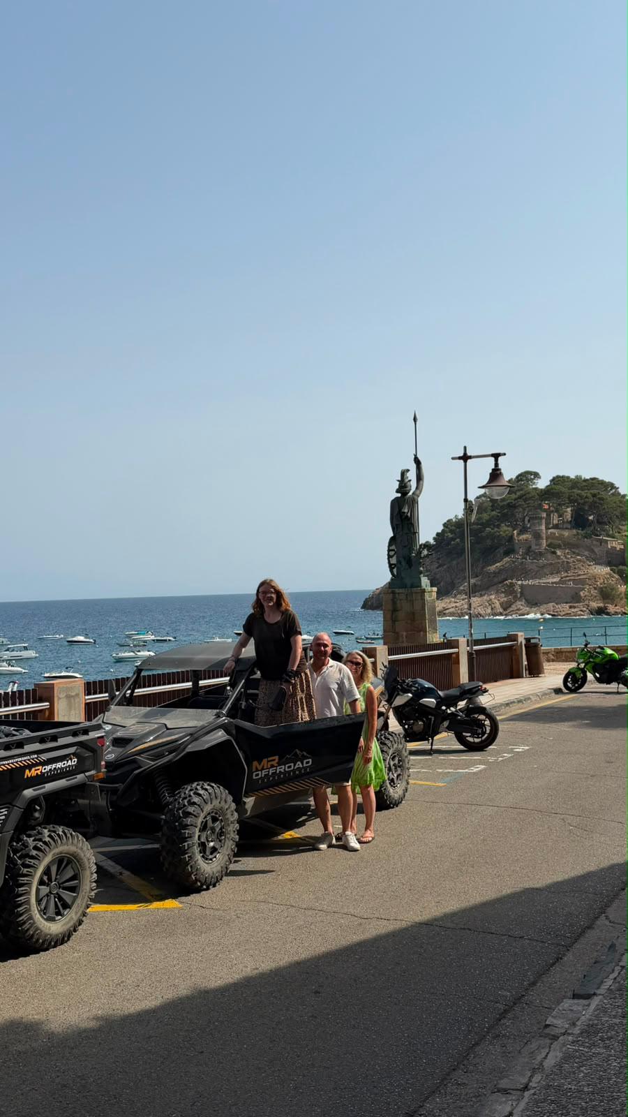 Cliente disfrutando de una experiencia offroad en la Costa Brava con MR Offroad Experience (1)