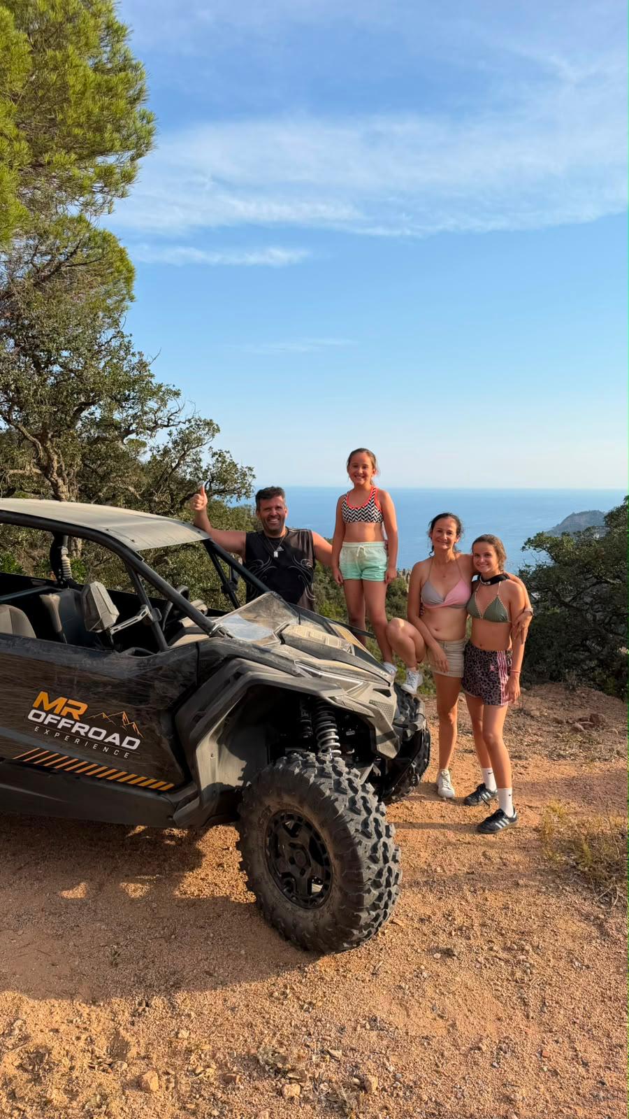 Cliente disfrutando de una experiencia offroad en la Costa Brava con MR Offroad Experience (3)